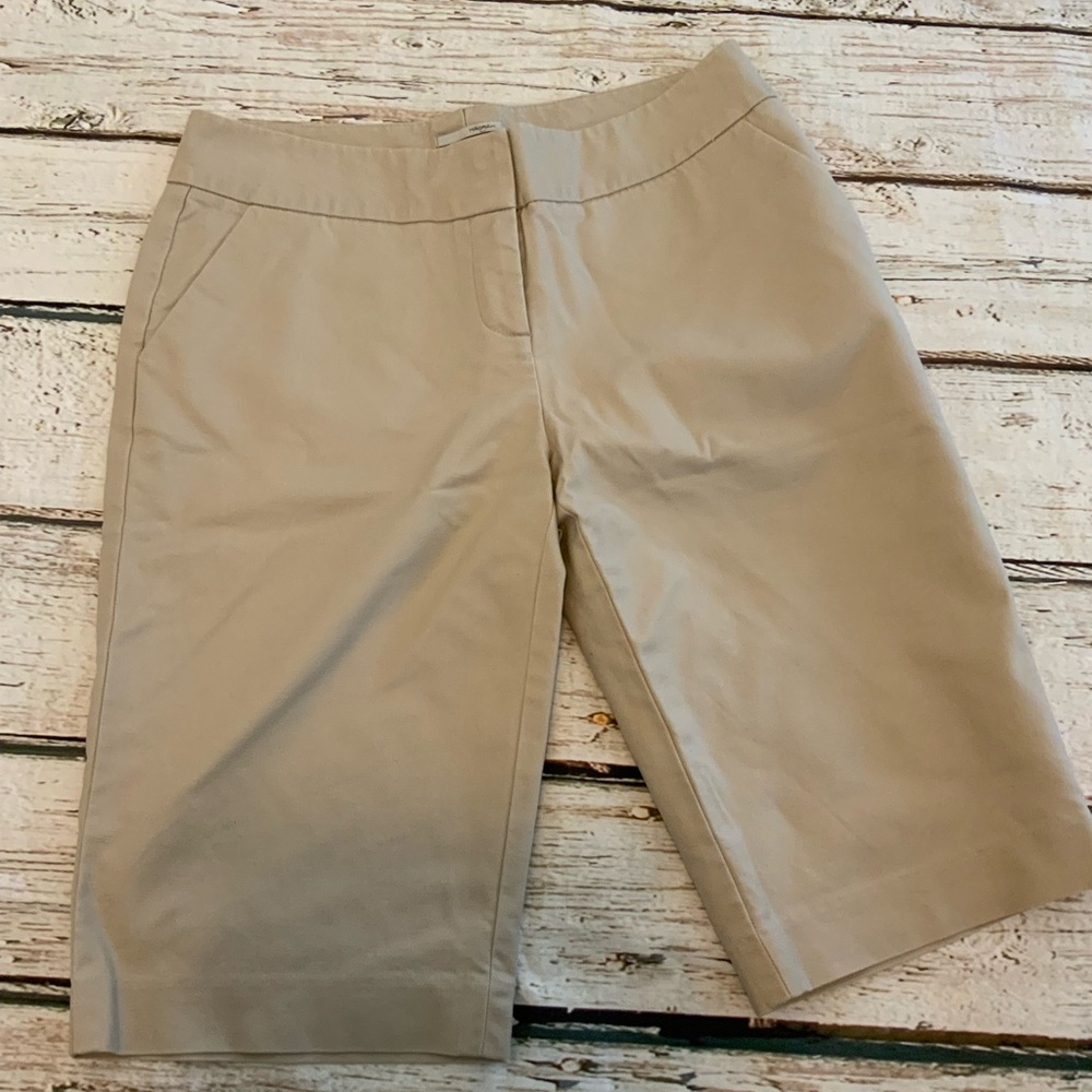 Halogen Womens Bermuda Shorts Sz 4‎ Taylor Fit Chino Khaki Flat Front
